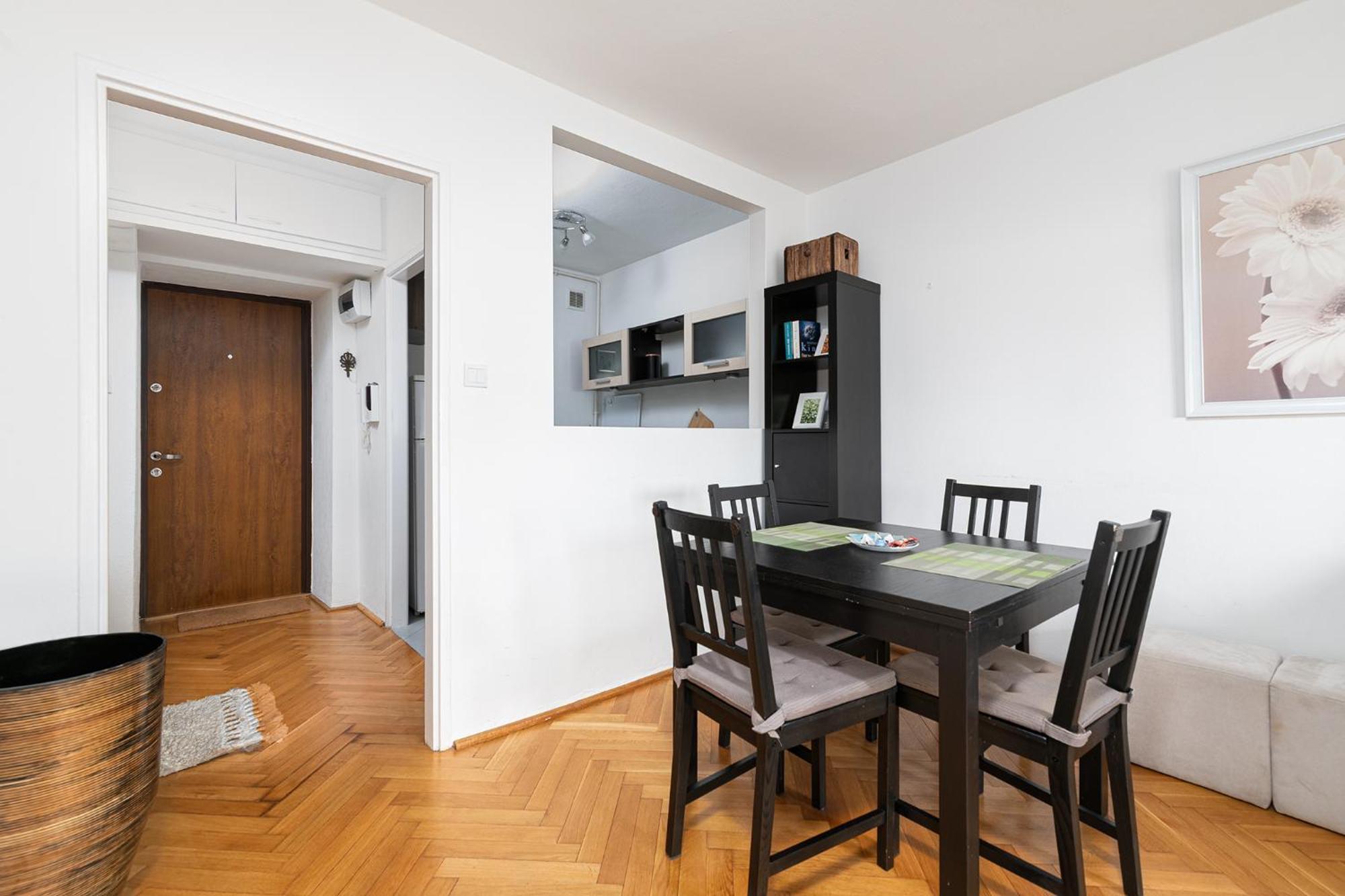 Rentplanet - Smolna Apartment *