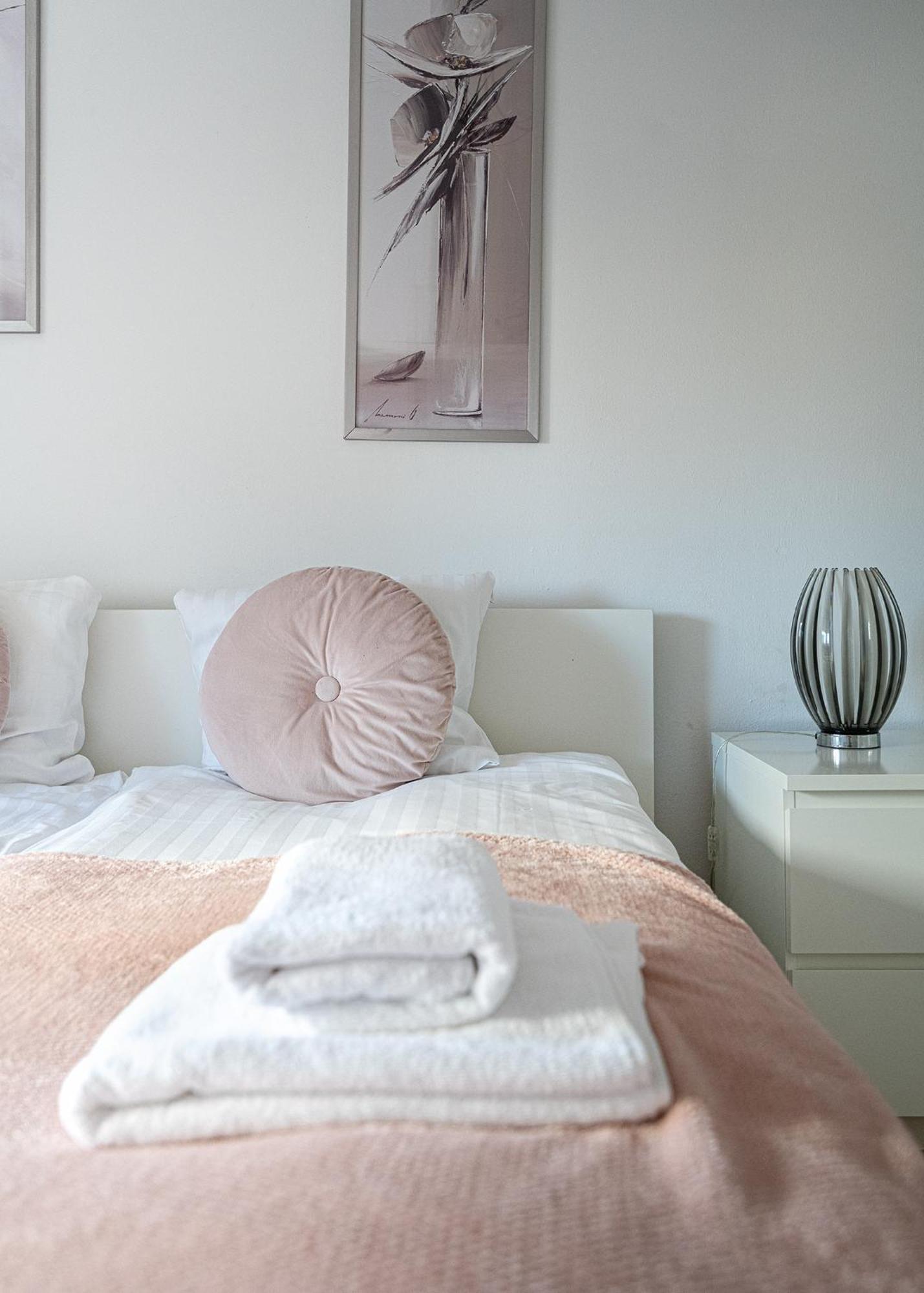 Apartment Rentplanet - Smolna *
